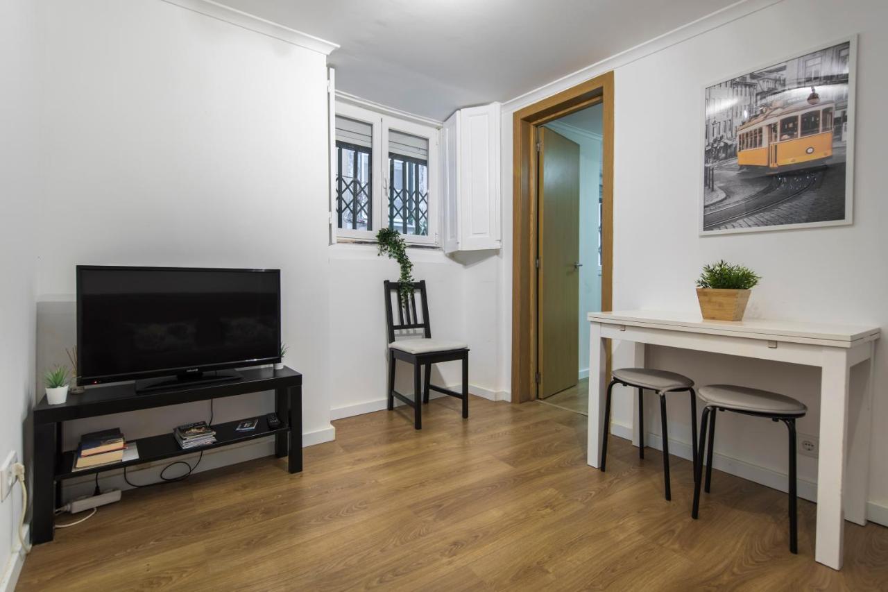 Alfama Typical Beco Dos Ramos Apartment Lisbon Bagian luar foto